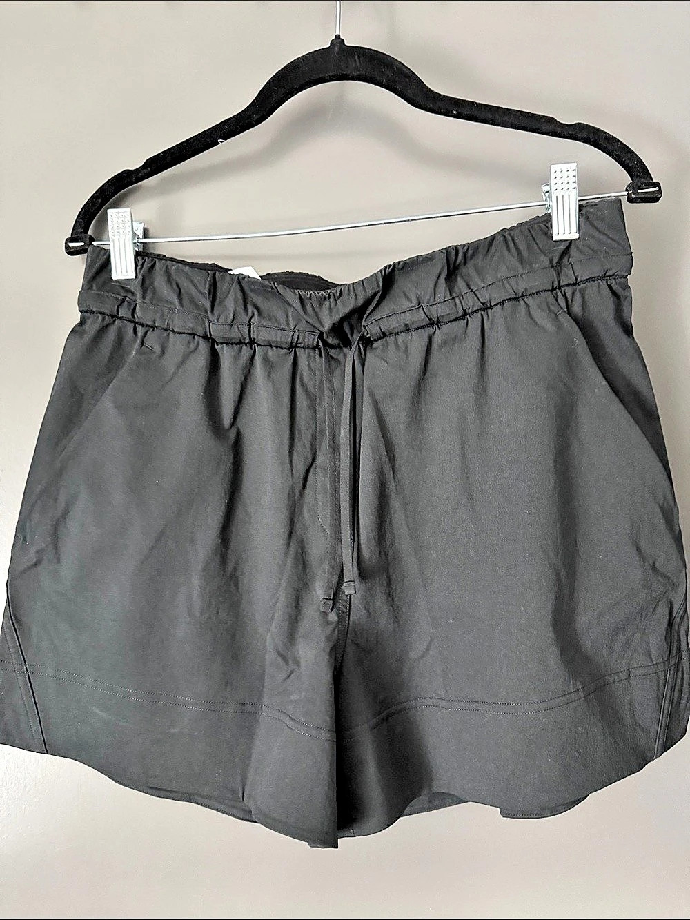 lululemon Cinchable Waist High-Rise Woven Short 3.5" Shorts Black Medium